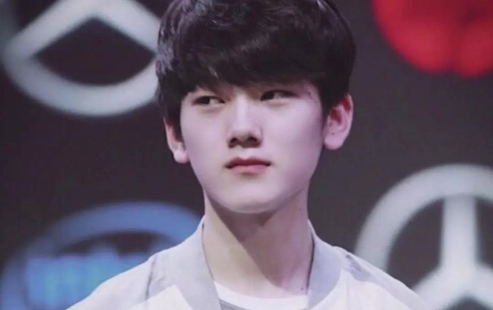 T1 宣布 Gumayusi 离队 — Peyz 可能加入队伍