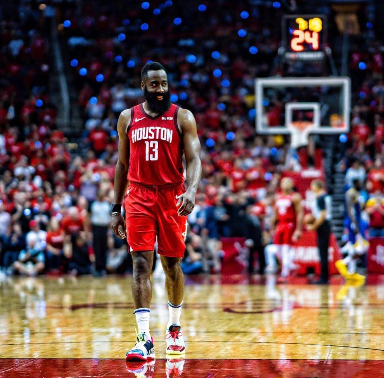 NBA历史上最强的30号巨星是库里，选择这个号码的巨星少
