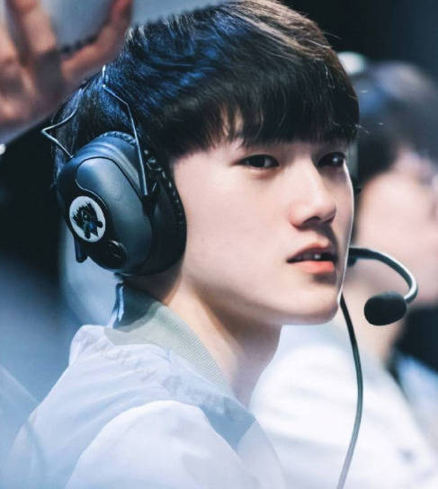 Tarzan：选皇子很好配合队友，八强打谁我们都不虚